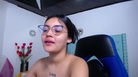 Snapshot of sofiaasexy19 chatting on March 4, 12:11 pm Sofia online show from March 4, 12:11 pm