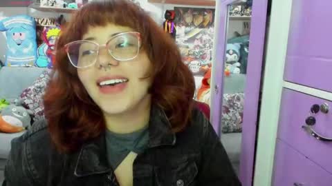 Snapshot of sofiacammy chatting on December 7, 1:36 am Sofia online show from December 7, 1:36 am