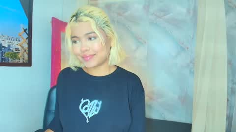 sofiacastillo01 online show from July 7, 1:48 pm