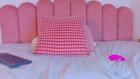 SOFIA DIAMOND  online show from June 27, 7:46 am