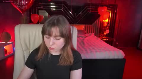 Snapshot of sofialuxuryy chatting on February 17, 2:24 pm SofiaLuxuryy online show from February 17, 2:24 pm