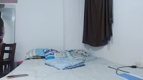 Snapshot of sofiamooon_ chatting on November 14, 1:15 am sofiamooon_ online show from November 14, 1:15 am