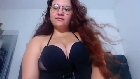 sofiamooon_ online show from February 24, 3:37 am