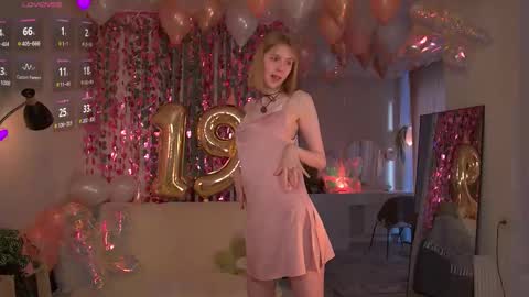 Sofia Help me overcome shynes with 100 thumbs up online show from February 20, 2:41 am