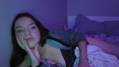 Snapshot of sofiaroseee chatting on October 19, 1:50 am sofiaroseee online show from October 19, 1:50 am