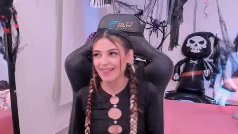 Sofia  Help me reach 5K followers  online show from October 16, 8:21 pm