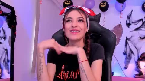 Sofia  Help me reach 5K followers  online show from October 20, 8:09 pm