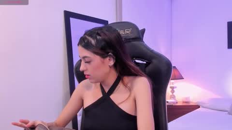 Sofia  Help me reach 5K followers  online show from November 13, 7:35 pm