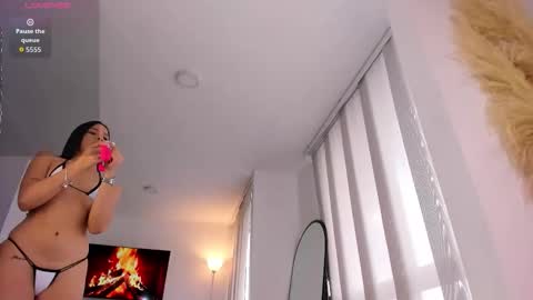 sofia wiliam   online show from March 12, 1:06 pm