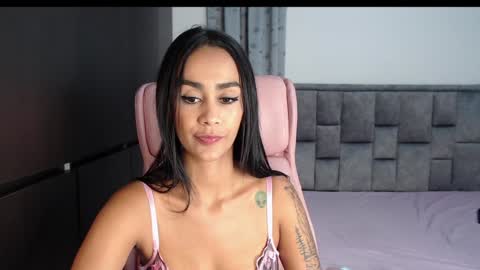 Snapshot of sofierosse_ chatting on December 29, 2:27 am Sofie Rosee online show from December 29, 2:27 am