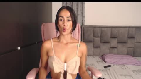 Snapshot of sofierosse_ chatting on February 19, 1:51 am Sofie Rosee online show from February 19, 1:51 am