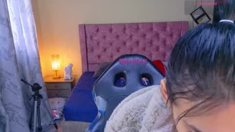 Snapshot of sofii_cute01 chatting on February 9, 12:31 pm sofii_cute01 online show from February 9, 12:31 pm