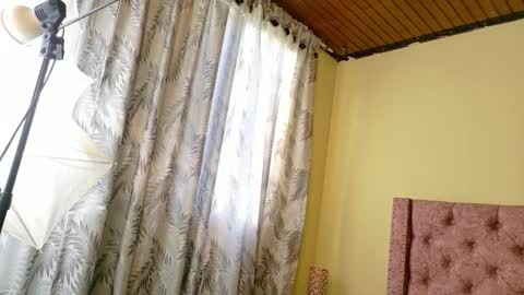 Snapshot of sofii_cute01 chatting on February 21, 12:28 pm sofii_cute01 online show from February 21, 12:28 pm