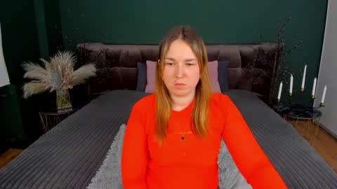 Snapshot of sofii_darling chatting on February 3, 6:13 pm sofii_darling online show from February 3, 6:13 pm