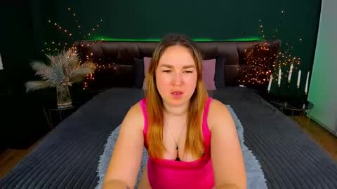 Snapshot of sofii_darling chatting on February 12, 5:41 pm sofii_darling online show from February 12, 5:41 pm