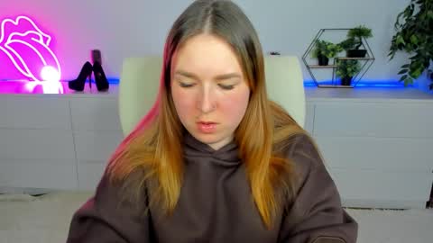 Snapshot of sofii_darling chatting on February 18, 5:42 pm sofii_darling online show from February 18, 5:42 pm