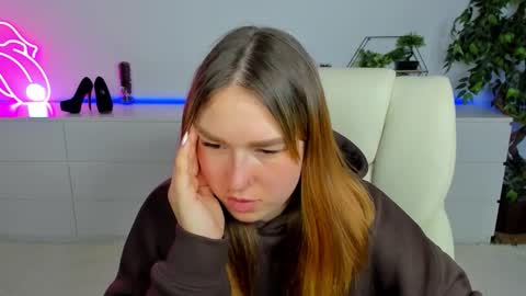 Snapshot of sofii_darling chatting on February 25, 6:39 pm sofii_darling online show from February 25, 6:39 pm