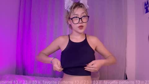 Snapshot of sofii_uwu_ chatting on November 3, 11:04 pm Sofii online show from November 3, 11:04 pm