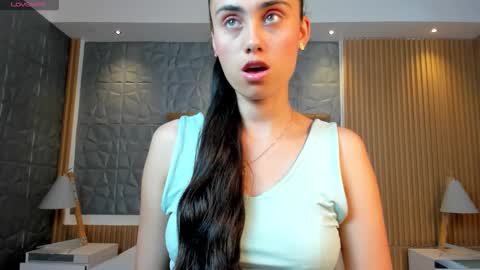 Sofiia  Everyday From 1400 to 2200 Col Time online show from December 19, 7:32 pm