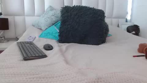 sofiia_vega_ online show from March 21, 3:48 pm