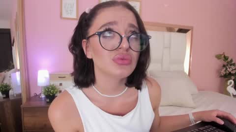 Sofi agudelo online show from February 14, 2:39 am