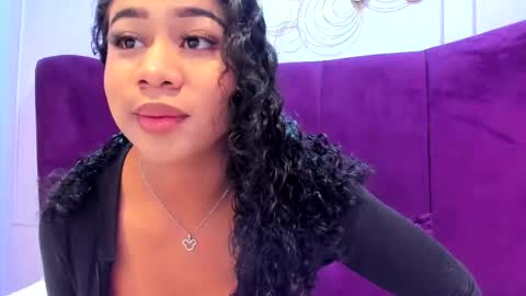 sofiifox online show from October 3, 7:33 pm