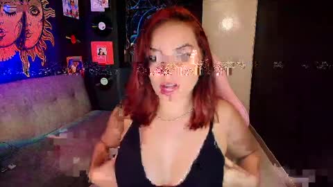 Snapshot of sofnicol_ chatting on May 13, 12:52 am Nicol online show from May 13, 12:52 am