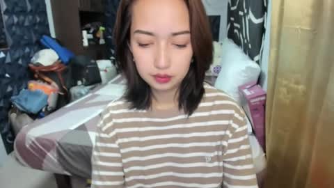 Snapshot of soft_angel8 chatting on October 9, 5:05 am Angel online show from October 9, 5:05 am