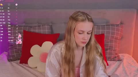 Snapshot of soft_babe chatting on February 9, 9:30 pm Milisa online show from February 9, 9:30 pm