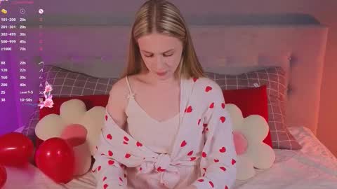 Snapshot of soft_babe chatting on February 13, 8:16 pm Milisa online show from February 13, 8:16 pm