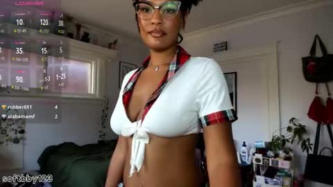 Chloe Kiwi online show from October 3, 7:33 pm