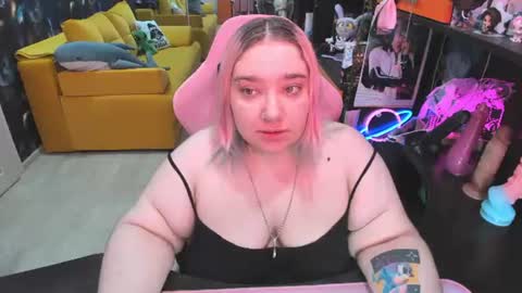 Snapshot of softie_sofy chatting on June 30, 2:34 am Sofie online show from June 30, 2:34 am