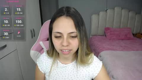 Snapshot of softkiss_x chatting on April 29, 11:55 pm Fran online show from April 29, 11:55 pm