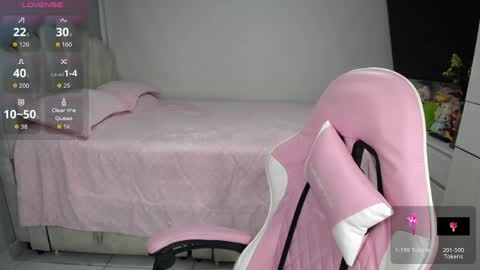Snapshot of softkiss_x chatting on May 26, 1:01 am Fran online show from May 26, 1:01 am
