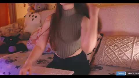 Snapshot of softlee chatting on November 13, 9:25 pm Lisa online at .11 from about utc online show from November 13, 9:25 pm