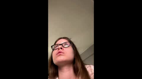 Snapshot of softlygirl chatting on April 9, 5:51 pm softlygirl online show from April 9, 5:51 pm