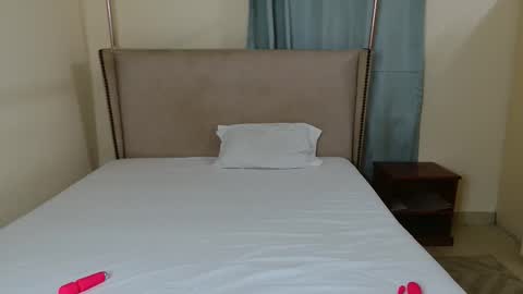 softlysinful online show from November 15, 4:03 pm