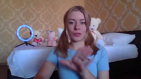 softy_aura online show from June 24, 10:36 am