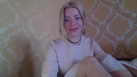 softy_aura online show from July 20, 10:39 am