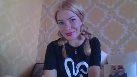 softy_aura online show from July 27, 2:57 pm