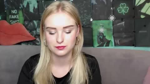 Snapshot of sofysoft chatting on September 11, 4:51 pm sofysoft online show from September 11, 4:51 pm