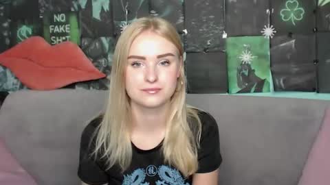 Snapshot of sofysoft chatting on September 12, 4:56 am sofysoft online show from September 12, 4:56 am