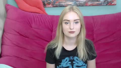 Snapshot of sofysoft chatting on September 21, 5:09 am sofysoft online show from September 21, 5:09 am