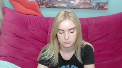 Snapshot of sofysoft chatting on October 3, 4:42 am sofysoft online show from October 3, 4:42 am