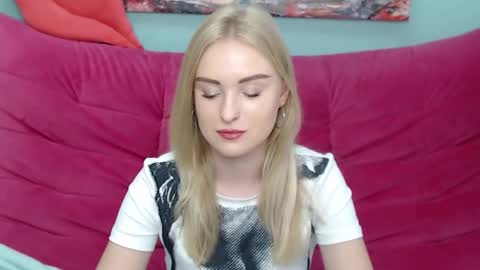 Snapshot of sofysoft chatting on October 4, 5:16 am sofysoft online show from October 4, 5:16 am