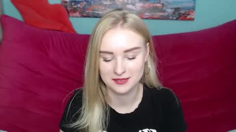 Snapshot of sofysoft chatting on October 12, 5:06 am sofysoft online show from October 12, 5:06 am