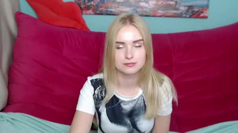 Snapshot of sofysoft chatting on October 17, 5:54 am sofysoft online show from October 17, 5:54 am