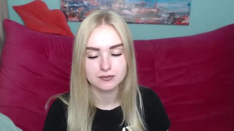 Snapshot of sofysoft chatting on October 23, 4:56 am sofysoft online show from October 23, 4:56 am