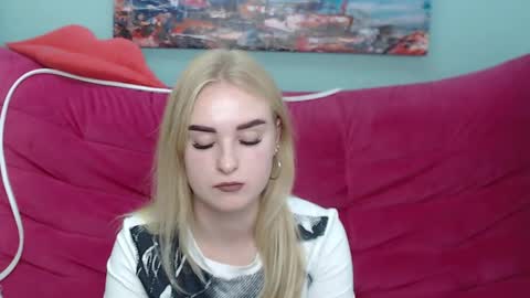 Snapshot of sofysoft chatting on October 25, 6:32 am sofysoft online show from October 25, 6:32 am