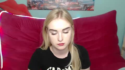 Snapshot of sofysoft chatting on November 1, 5:48 pm sofysoft online show from November 1, 5:48 pm